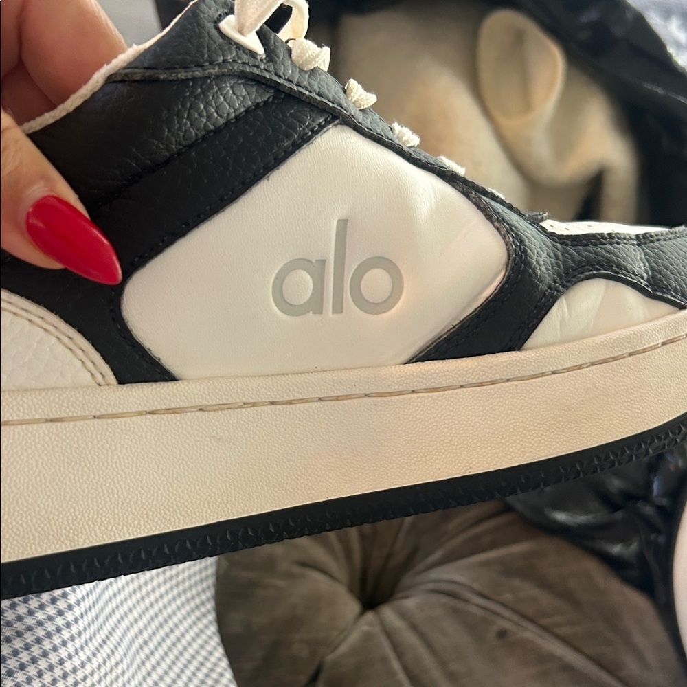 ALO Yoga Mens Recovery Black and White Sneakers 8.5 - Picture 14 of 16